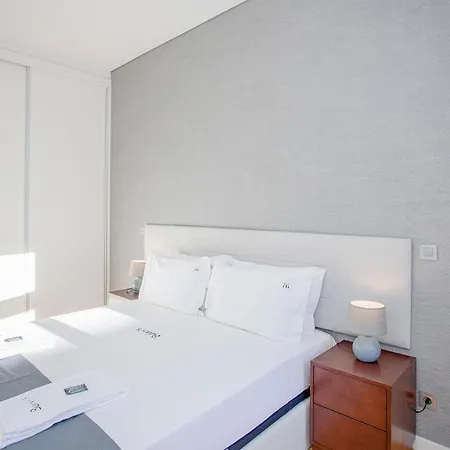 Liiiving In Porto-mouzinho * 波尔图