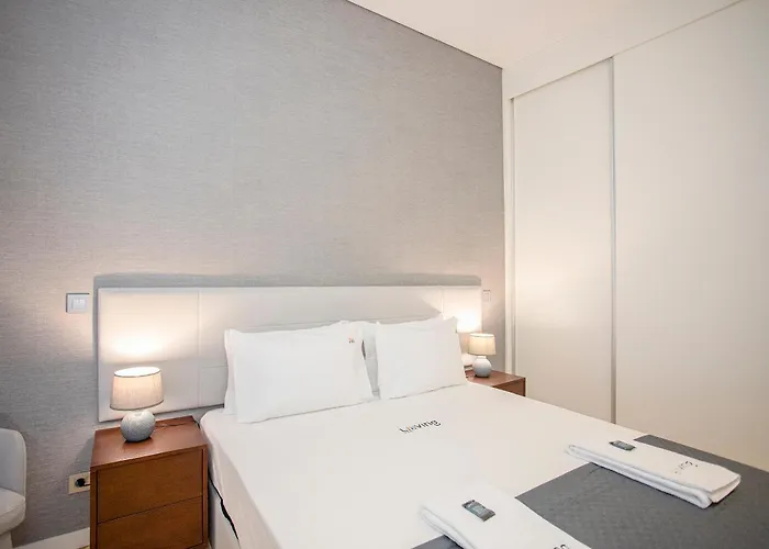 Liiiving In Porto-mouzinho *