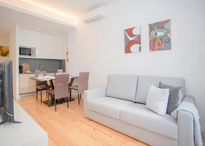 Liiiving In Porto-mouzinho Oporto